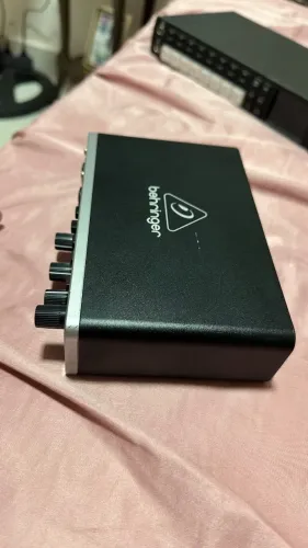 Interface de Áudio Behringer U-Phoria UMC202HD (Excelente Estado)