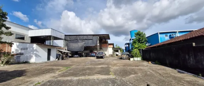 Terreno de 1.300 m² com casa e galpão próximo ao SESI (Clube do Trabalhador)