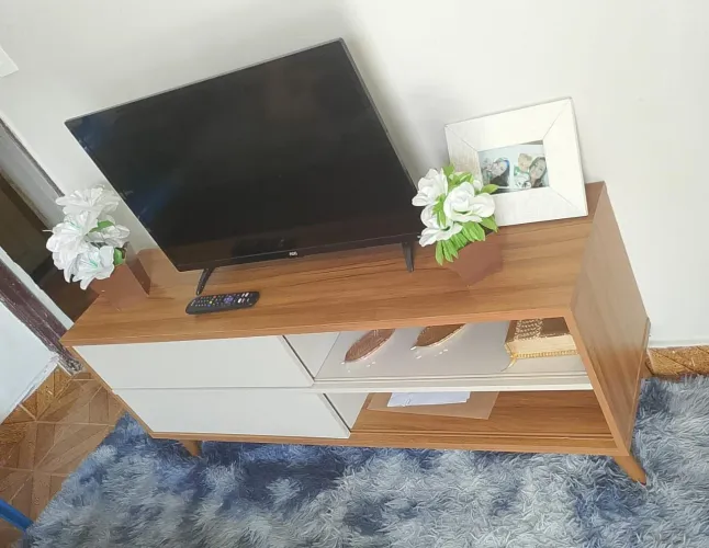 Rack / Bancada com portas deslizantes, ideal para tvs até 55