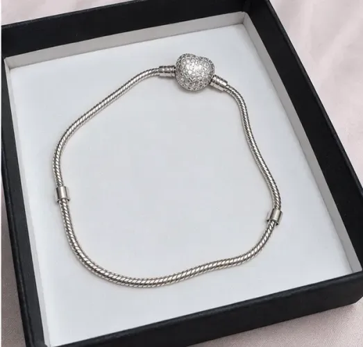 Pulseira pandora com fecho de coração
