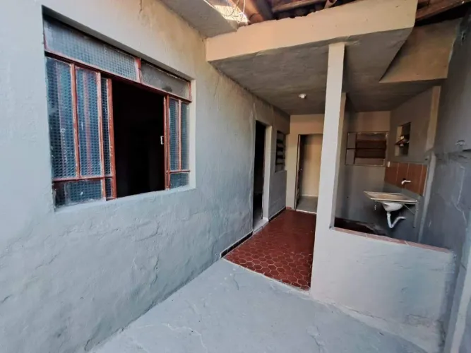 Barração com um Quarto no Barreiro