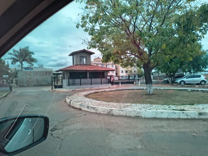Apartamento em condomínio fechado no térreo.