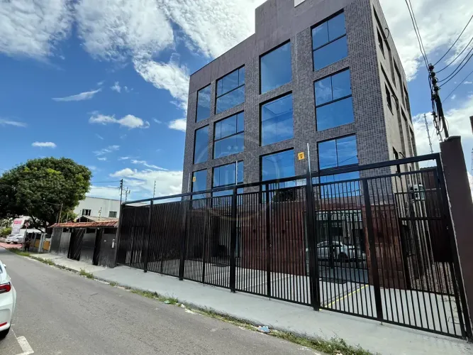 PRÉDIO COMERCIAL NOVO | PARQUE DEZ DE NOVEMBRO, 530M2, 12 VAGAS