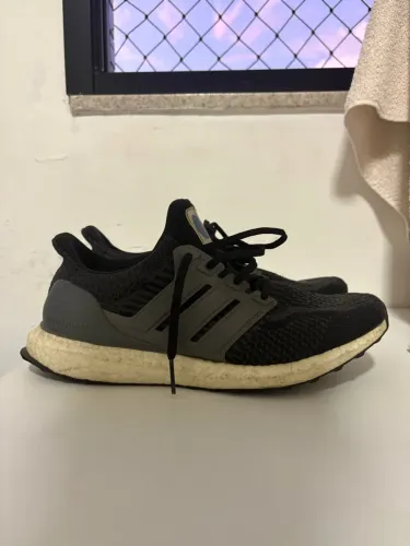 Ténis Adidas