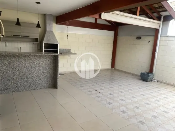 Casa com 3 dormitórios, sendo 1 suíte no Condomínio Residencial Thina - Bairro M