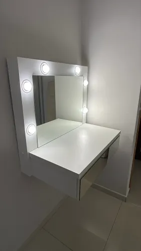 Vendo Penteadeira Camarim Suspensa com Espelho e Iluminação