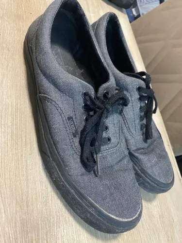Tênis Vans cinza chumbo - cano baixo