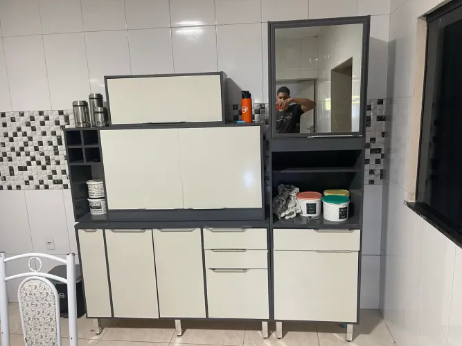 Armário semi novo topado
