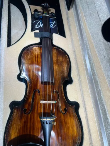 Violino Total mente novo, unico dono, com estojo novo