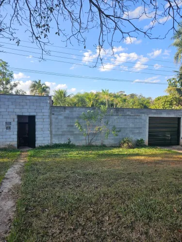 Vendo chácara com 1.900 metrôs com piscina, casa com 2 banheiros 4 quartos 2 garagem