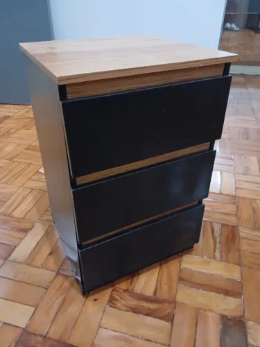 Criado mudo / cômoda para cama