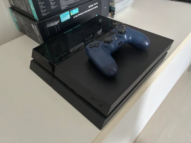 PS4 fat + controle azul