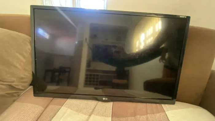 Vendo duas tv com DEFEITO!!!
