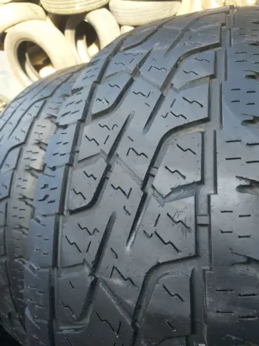 Pneus 235 60 18 yeada seminovos o par **
