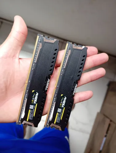 Troco duas memórias Ram DDR4 8GB 3200HZ por smart tv usada!!!!