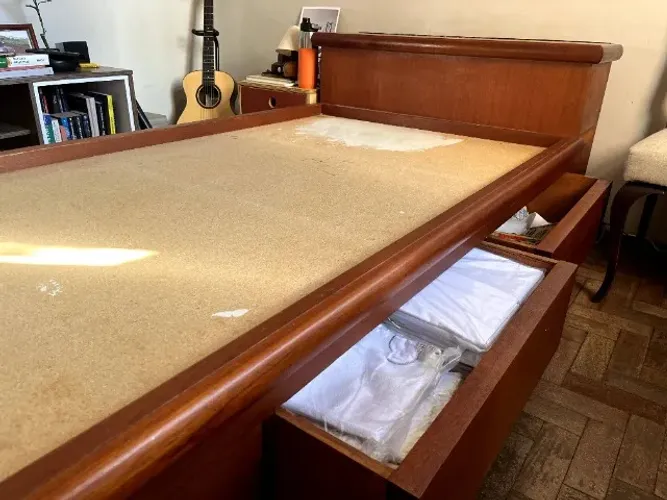 Cama de Solteiro Madeira Maciça com Gavetas e Baú Cabeceira