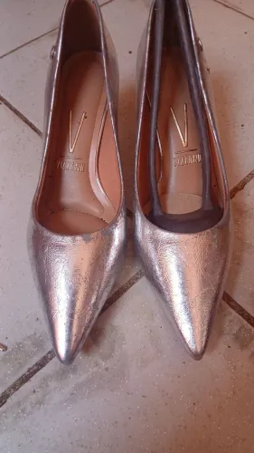 Lindos sapatos e bota de marca