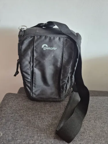 Bolsa para máquina fotográfica com divisões e proteção para chuva