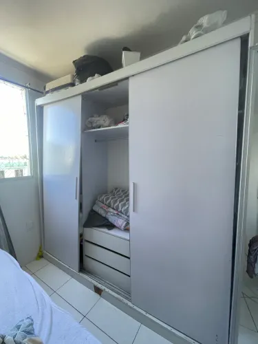 Guarda-roupa doação