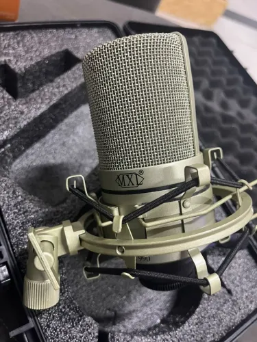 Microfone de estúdio MXL 990 condensador