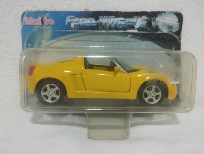 miniatura Maisto Opel Speedster escala 1:38