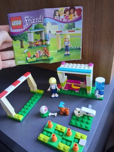 LEGO Friends COMPLETO - Treino de futebol da Stephanie