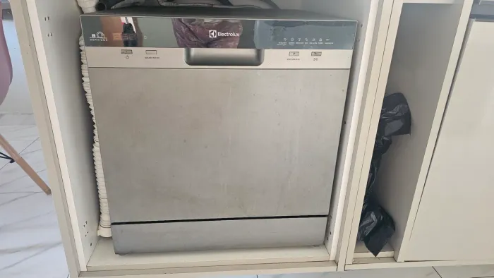 Maqui a de lavar louça electrolux