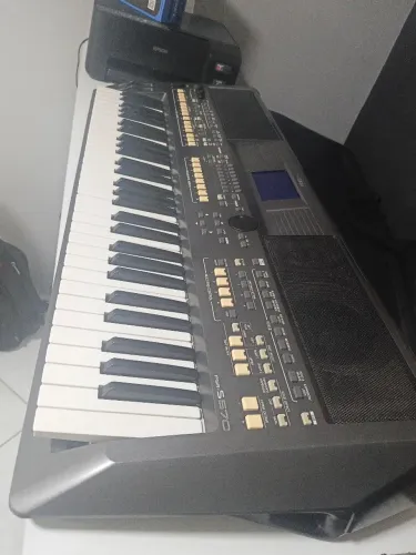 Teclado Yamaha s670 