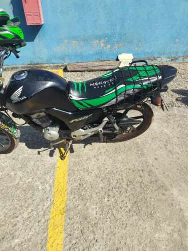 Motor feito com peças originais ,fiz a transferência passando para 150 .pois mexi no moto