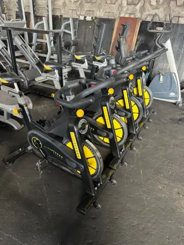Tenho 20 bike spining matrix pronta entrega