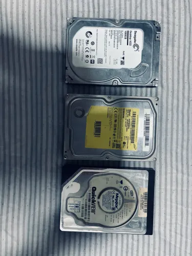 HDs 40, 1 TB e 500 gb