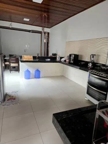 Vende-se casa espaçosa e moderna
