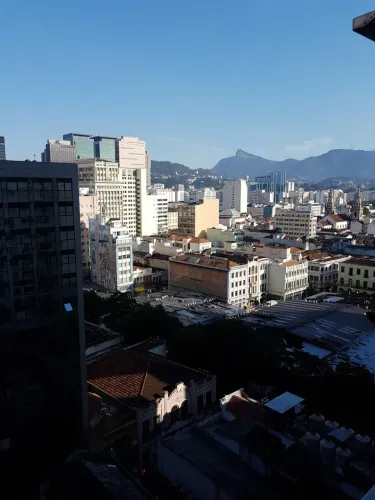 Escritório para aluguel possui 30 metros quadrados com 1 quarto em Centro - Rio de Janeiro
