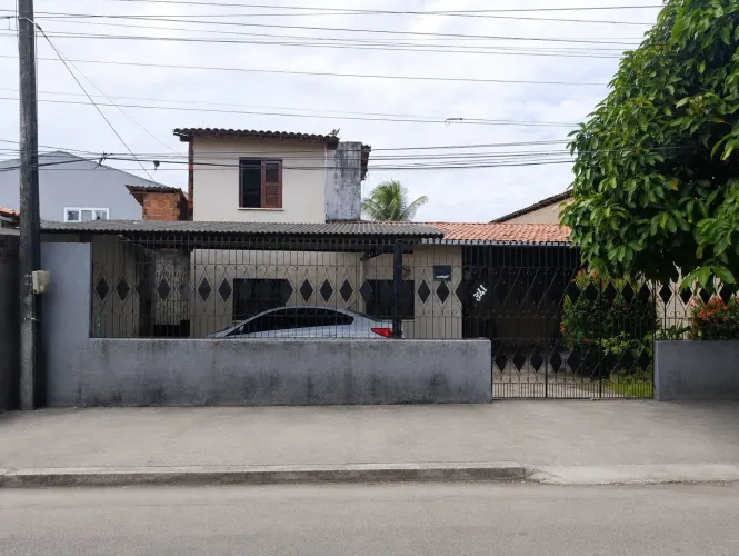 Casa Duplex para Alugar | 4 Quartos | Garagem para 4 Carros | Quintal | Excelente Localiza