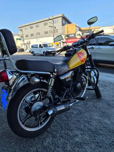 Suzuki Intruder 125 Amarela (99mil KM)