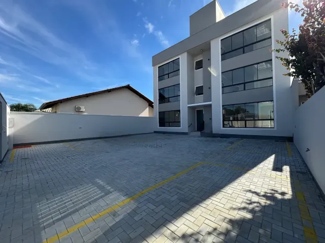 Apartamento com suíte à venda em Tijucas/SC