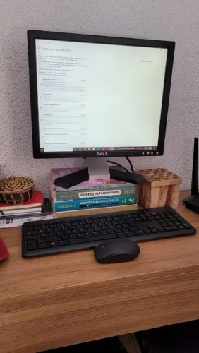 Computador Dell i5 com mouse e teclados sem fio e monitor de 17 polegadas
