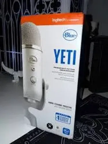 Microfone Blue Yeti Na caixa Prateado