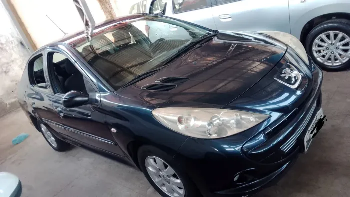 Peugeot 207 Sedan Passion XR 1.4 Flex 8V 4P 2013