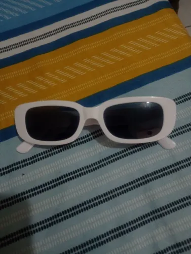 Óculos Escuro Branco