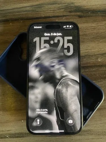 iPhone 16 128 GB, bateria 100%, nota fiscal, único detalhe é a traseira trincada
