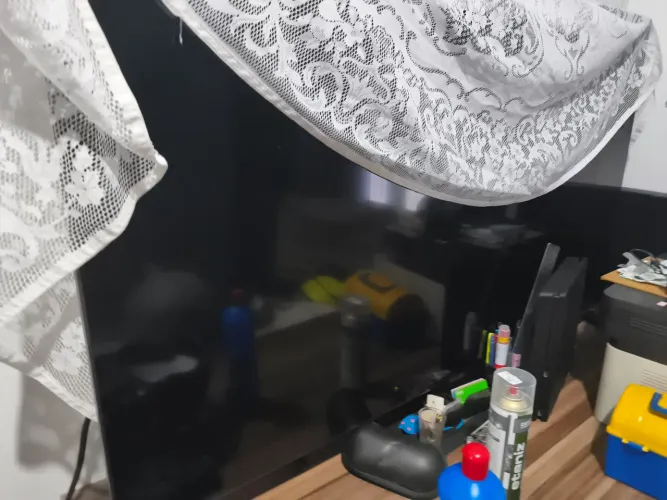 Tv OLED para retirada de peças