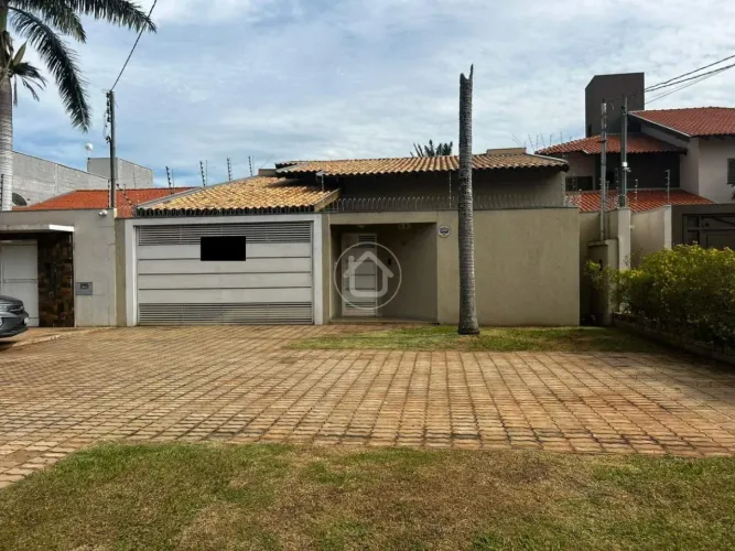 CASA COM PISCINA VILAS BOAS