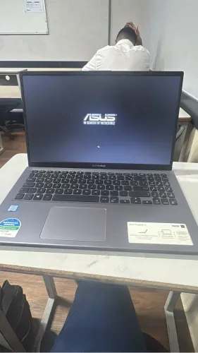 Notebook Asus Vivobook 15 i5