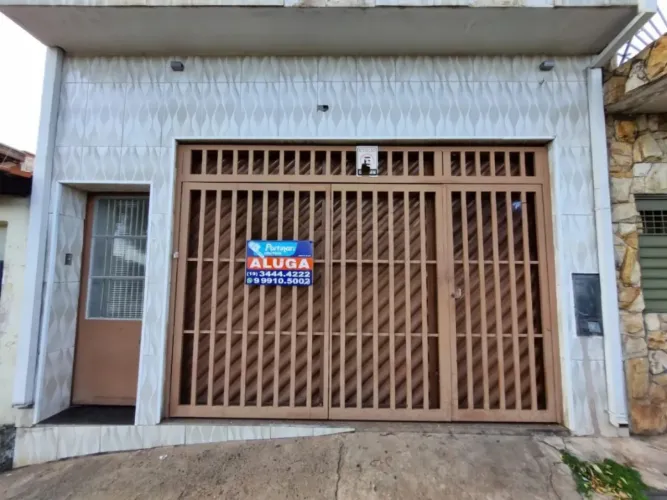Casa residencial com 01 quarto e Salão comercial no Jardim Caieira.