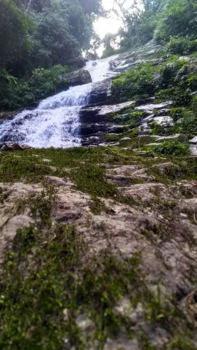 Terreno com canhoeira privativa