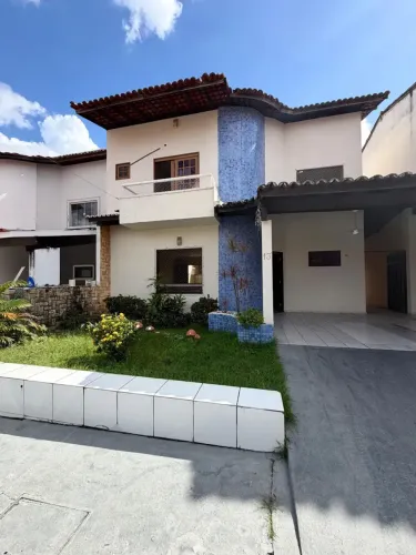 Vendo casa duplex em condomínio fechado na Av. Mário Andreazza.