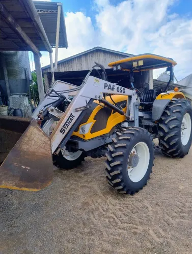 Trator Valtra a750