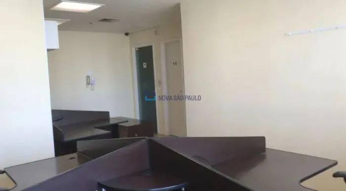 Conjunto Comercial com 45 m², 1 Copa, 2 Lavabos e 1 Vaga