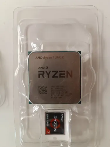 AMD Ryzen 7 3700X (8 Cores / 16 Threads)